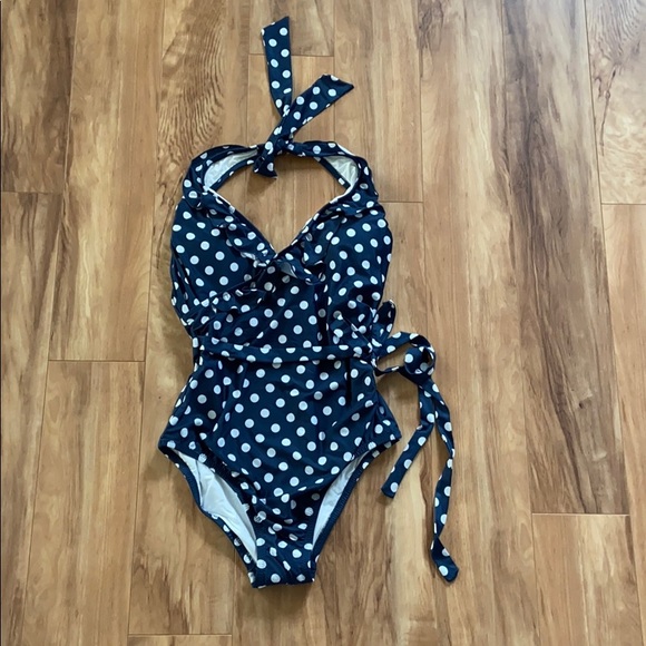 Modcloth One-Piece woman’s Swimsuit. - Picture 2 of 10